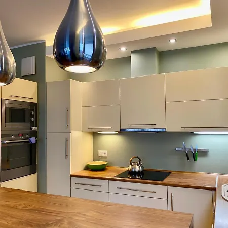 Project Comfort Gieldowa 4c/95 Wola-srodmiescie Varšava